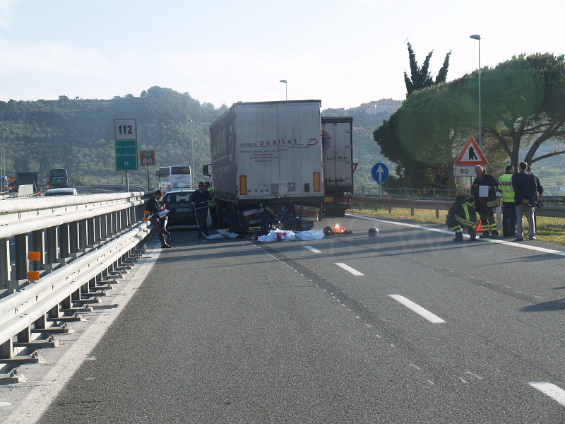 Incidente Mortale Sulla A10 All'altezza Di Imperia Ovest: Perdono La ...