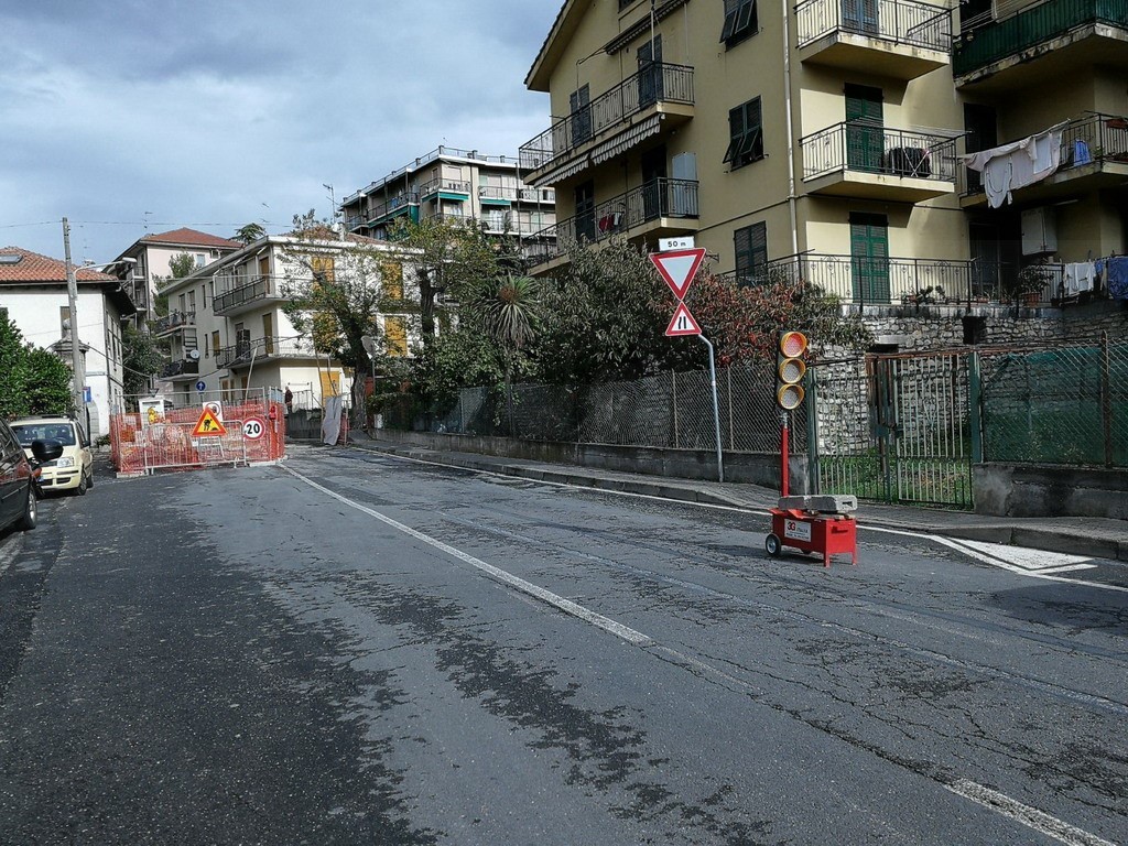 Imperia Lavori Di Via Acquarone Da Stamattina Senso Unico Alternato