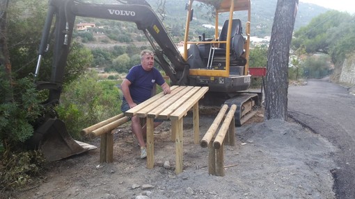 Dolceacqua: installate le aree di sosta lungo la nuova pista ciclabile, tutto è pronto per l’inaugurazione del 3 Ottobre