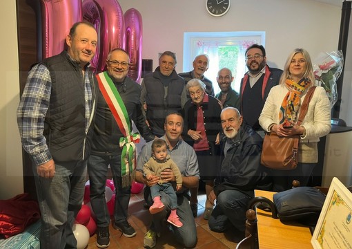 Ceriana: parenti, amici e anche il sindaco per i 'primi' 100 anni di Caterina Girandola (Foto)