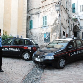 Dolceacqua: 26enne arrestato per estorsione, minacciava madre e figlio per avere indietro 4mila euro