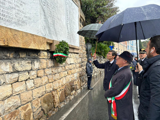 Imperia, la Cerimonia in onore ai caduti di tutte le guerre (foto)