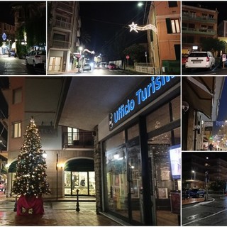 Si respira aria di festa a Bordighera: accese le luminarie natalizie (Foto e video)