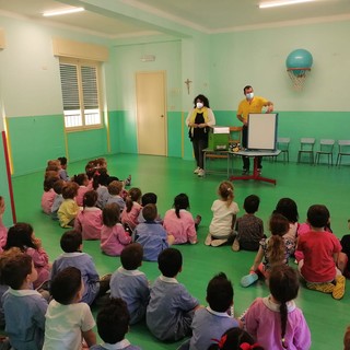 All’ Istituto Corradi di Sanremo e Arma di Taggia si è celebrato il mese mondiale dell’ape(foto)