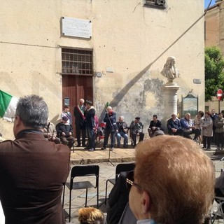 Taggia: grande partecipazione alle celebrazioni del 25 aprile, presenti le autorità civili e militari (Foto e Video)