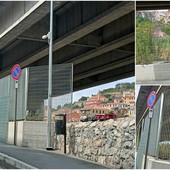 Ventimiglia, bivacchi nel Roya: Di Muro mette una rete metallica per fermare i migranti (Foto e video)