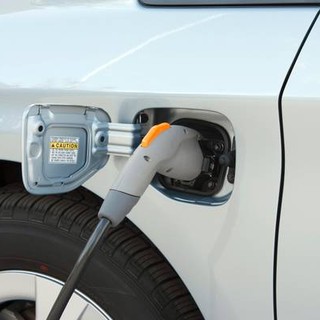 Auto elettriche: pro e contro della rivoluzione verde su quattro ruote