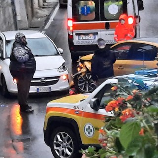 Sanremo, incidente in via Duca degli Abruzzi: settantenne in ospedale (foto)