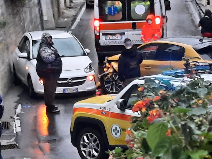 Sanremo, incidente in via Duca degli Abruzzi: settantenne in ospedale (foto)