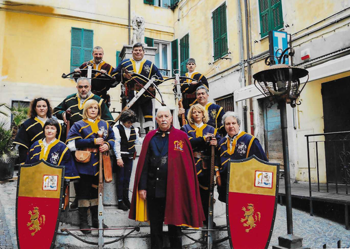 Corteo e giochi storici, Ventimiglia ospita il 38° campionato italiano di tiro con la balestra antica (Foto)