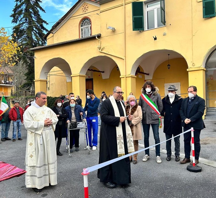 Borgomaro, Fondazione Orengo-De Mora in festa per l'Immacolata: inaugurata la nuova stanza degli abbracci (foto)