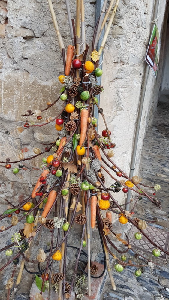 Dolcedo: domenica prossima nel salone 'San Domenico' la 2a edizione di ‘Alberi di Natale per le vie del Borgo’