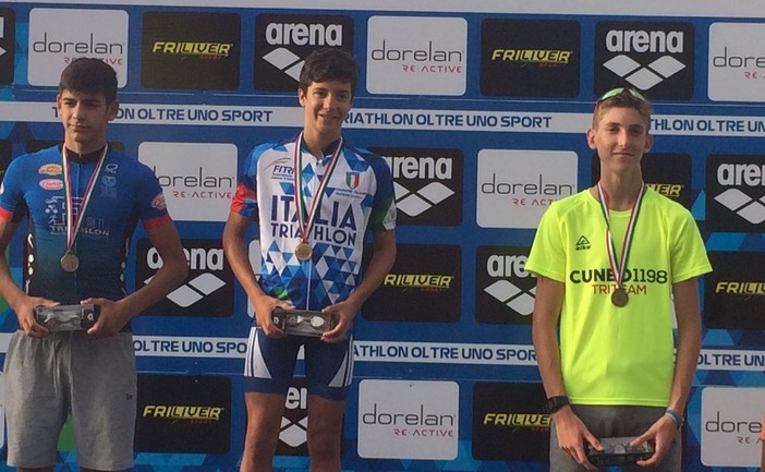 Dolcedo: Alessio Trincheri giovanissimo campione di triathlon, i complimenti dell'amministrazione comunale