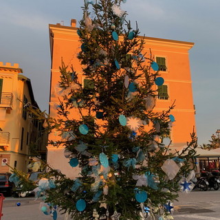 Ventimiglia: grande partecipazione sabato scorso per l'addobbo dell'Albero di Natale alla Marina San Giuseppe (Foto)