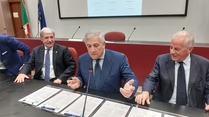 Regionali, Bucci in vantaggio nei sondaggi. Tajani: &quot;Convinti che vinceremo. Forza Italia in giunta? Assolutamente sì&quot; (Video)