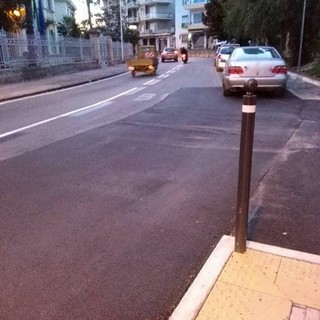 Imperia: segnalazione de “La Giraffa a Rotelle” sulla segnaletica orizzontale mancante in viale Matteotti