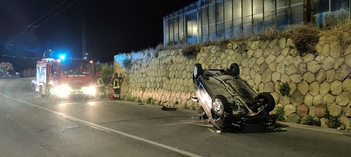 Sanremo: si capotta sull'Aurelia all'altezza di Capo Verde, giovane rimane praticamente illeso (Foto)