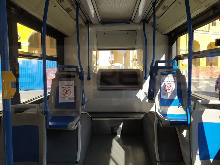 Ventimiglia: 'mini gang' aggredisce due giovani sul bus, il racconto dei passeggeri testimoni