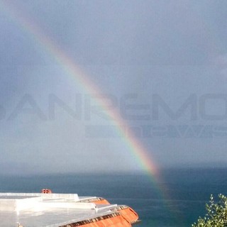 Sanremo: splendido arcobaleno sul cielo della città, ecco le foto del nostro lettore Walter