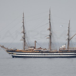 Sanremo: ecco la leggendaria nave scuola 'Amerigo Vespucci' in transito di fronte alla città dei fiori (Foto)