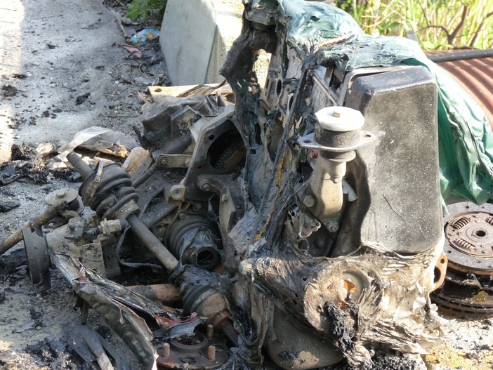 Molini di Triora: auto bruciata ritrovata senza targhe e numeri di telaio nella zona di Langan