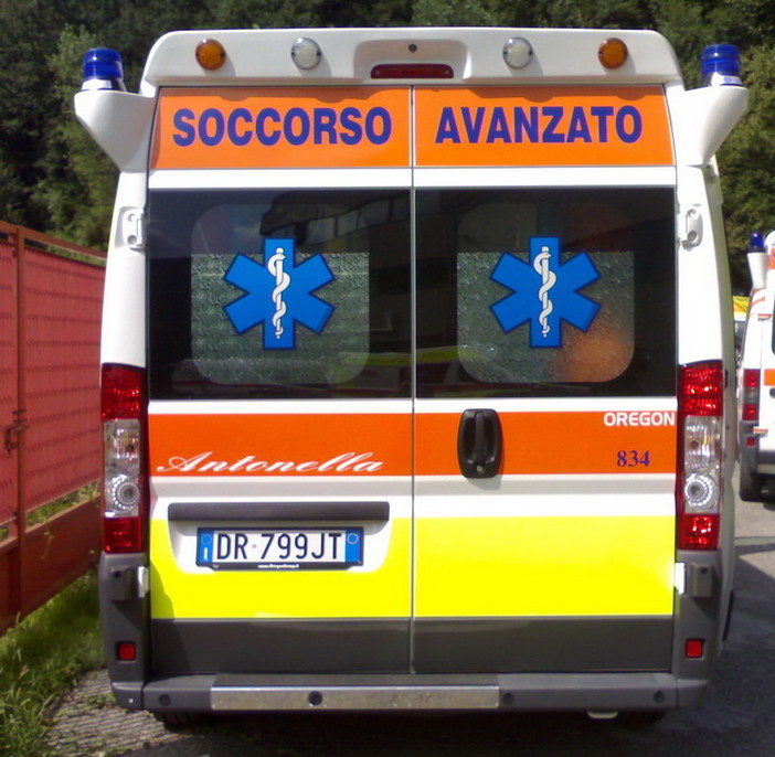 Camporosso: scontro auto-furgone in località Bigauda, donna lievemente ferita