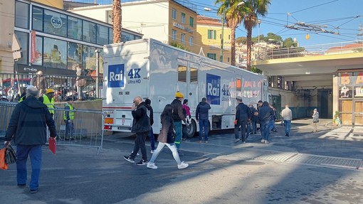 Sanremo: iniziato il lavoro di montaggio della Rai, al via le prove e il Festival è dietro l'angolo (Foto)