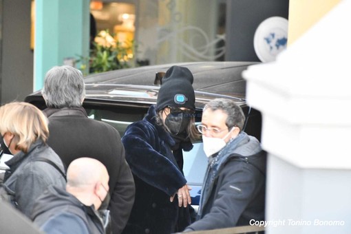 L'arrivo di Fiorello all'hotel Globo (foto Tonino Bonomo)