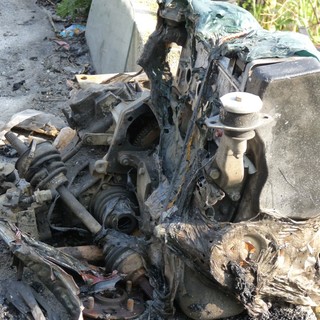 Molini di Triora: auto bruciata ritrovata senza targhe e numeri di telaio nella zona di Langan