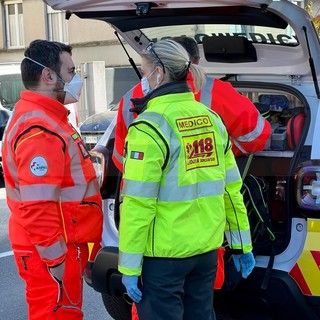 Dolcedo: incidente sul lavoro in campagna, 70enne si ferisce al volto con la motosega