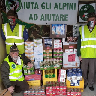 Vallecrosia: grande successo per l'iniziativa organizzata per Pasqua 'Aiuta gli Alpini ad aiutare' (Foto)