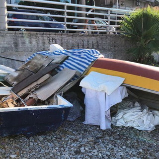 Ventimiglia: sgomberato dall’Amministrazione un accampamento abusivo sul lungomare