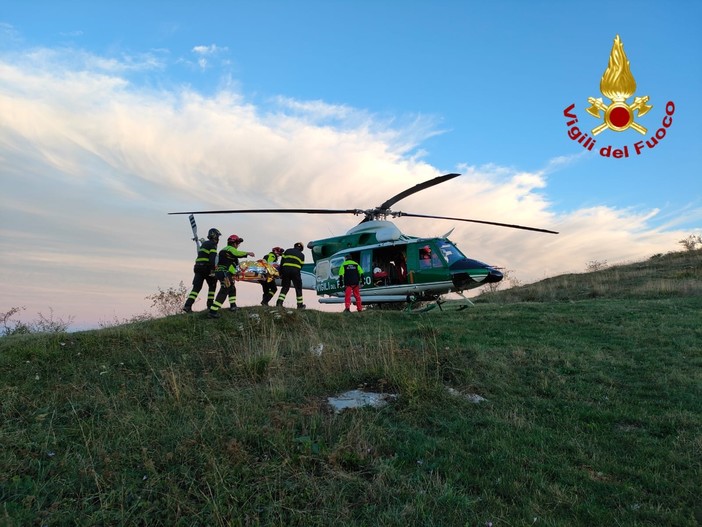 Anziano scomparso da mercoledì ritrovato a Colle d'Oggia: con l'auto è finito in un burrone (Foto)