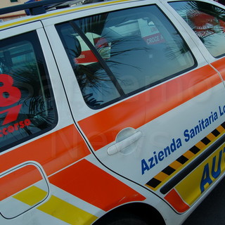 Camporosso: 17enne cade in moto in via Garibaldi, soccorsa dal 118 e Croce Azzurra