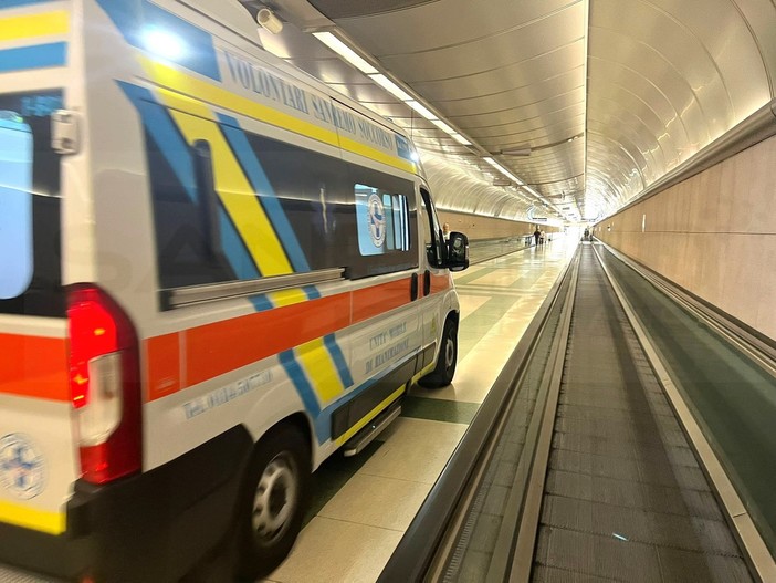 Sanremo: anziano cade sui tapis roulant della stazione, trasportato in ospedale (Foto9