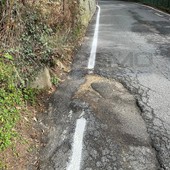 Sanremo: asfalti in pessime condizioni nella zona di San Romolo, i residenti chiedono un intervento (Foto)