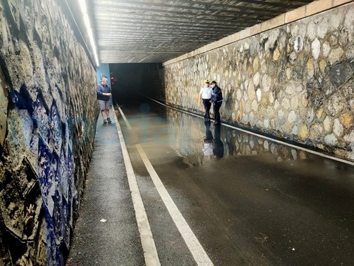 Notte di pioggia sulla costa dell'imperiese: la più colpita Diano Marina con 100 mm, alberi caduti e smottamenti (Foto e Video)