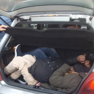 Ventimiglia: passeur 30enne italiano arrestato, portava in Francia quattro extracomunitari (Foto)