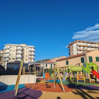 Area giochi sul lungomare a Vallecrosia, Quesada: &quot;Per quali motivi non è ancora aperta?&quot;