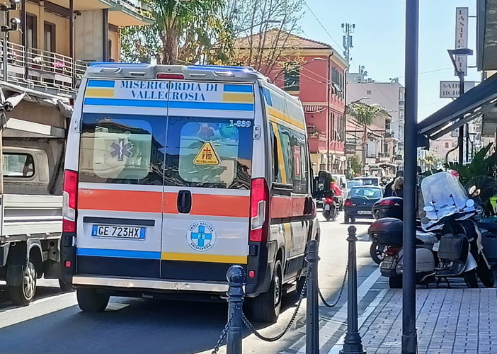 Vallecrosia: si sente male mentre beve un caffè, 81enne soccorsa anche dal Sindaco (Foto)