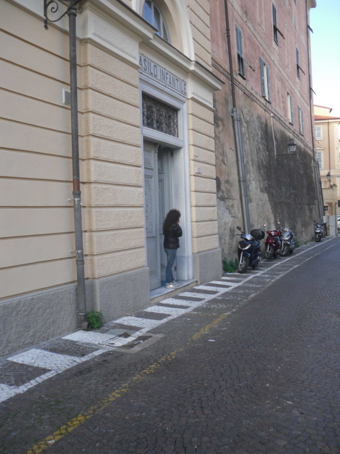 Piove nella mensa e scarsa sicurezza alle scuole di Ventimiglia alta: esposto dei genitori al Comune