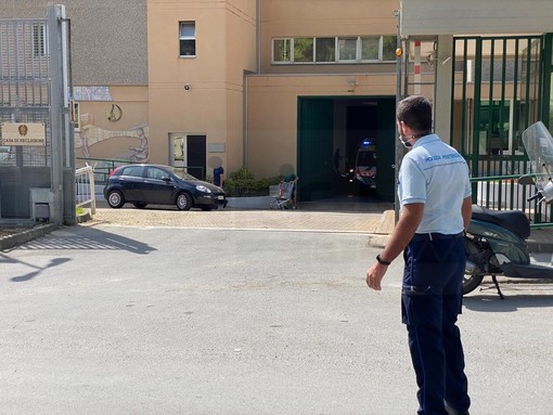 Incendio in carcere a Sanremo: interviene l'USPP &quot;Encomio solenne per l'agente che ha salvato detenuti&quot;