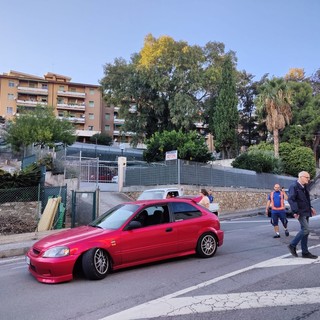 L'auto danneggiata in via Lamarmora