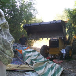 Ventimiglia: smantellato dalla Municipale e dalla Polizia un accampamento abusivo in via Tenda