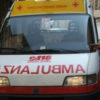 Vessalico: incidente in regione Muzio, due centauri trasportati in ambulanza all’ospedale di Santa Corona