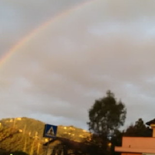 Imperia: dopo la pioggia dei giorni scorsi ecco spuntare uno splendido arcobaleno (Foto e Video)