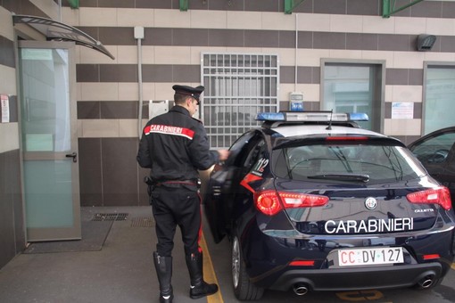 Sanremo, 31enne cade dal monopattino e aggredisce i sanitari che lo stavano medicando: arrestato dai Carabinieri