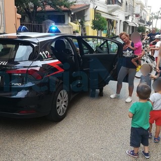 Diano Marina: i bambini dell'asilo 'Canepa' vicini alle Istituzioni, hanno incontrato i Carabinieri (Foto)