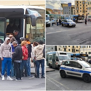 Polizia Provinciale a caccia di chi non paga il biglietto sugli autobus RT: questa mattina un blitz ad Imperia (Foto)