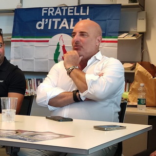 Elezioni 2022, a Loano Berrino (FdI) incontra i balneari: &quot;Al nuovo governo iniziative per tutelare il sistema turistico&quot; (Foto e Video)